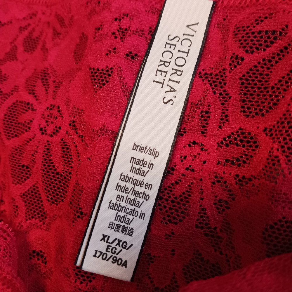 Victoria's Secret 2 Black and 2 Red Lace Panties Size XL NWOT - Picture 2 of 3
